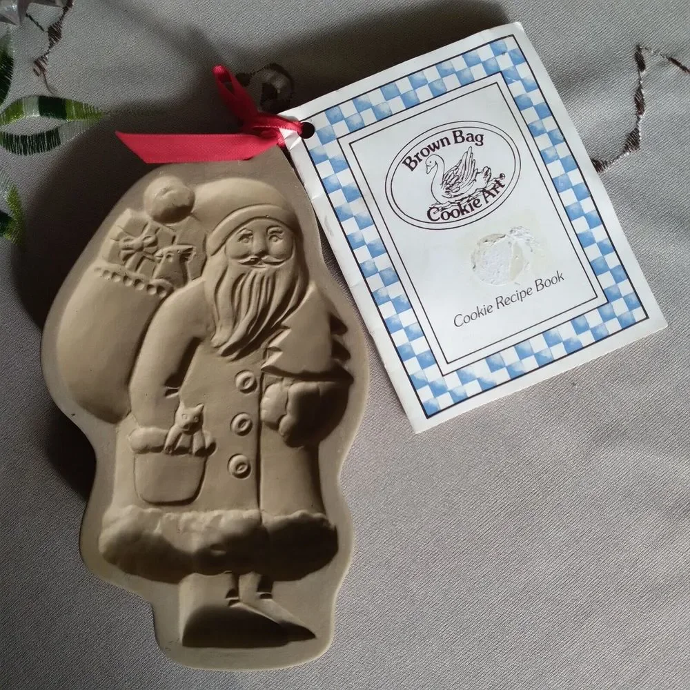 2 Vtg Brown Bag Cookie Molds 83/86 St Nicholas Santa, Floral Hearts, Recipe Book